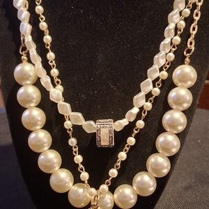 Chic Multi-Layer Pearl and Gold Necklace